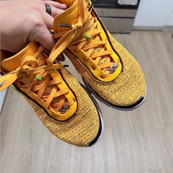 Nike Yellow LeBron 20 - Picture 7 of 9